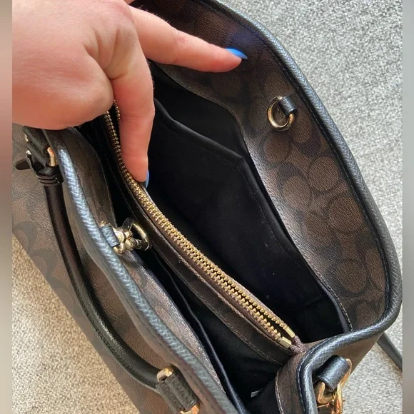 Coach Tote - Picture 5 of 9